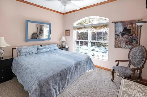 11 Lower Tanglewood E Lake Toxaway NC 28747