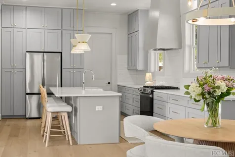 71 Laurel Meadow Way Cashiers NC 28717