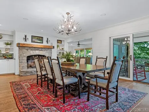 96 Windward Point Lake Toxaway NC 28747