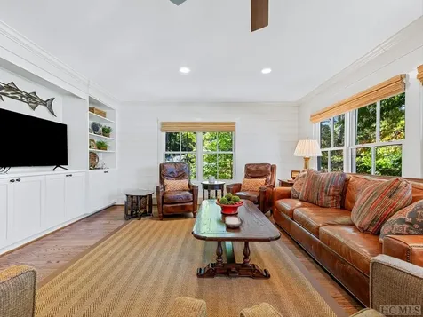 96 Windward Point Lake Toxaway NC 28747