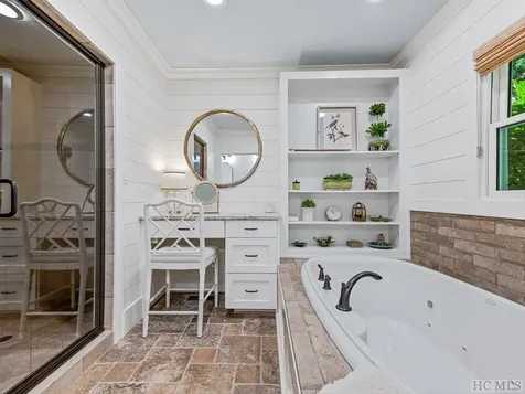 96 Windward Point Lake Toxaway NC 28747