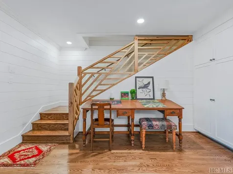 96 Windward Point Lake Toxaway NC 28747