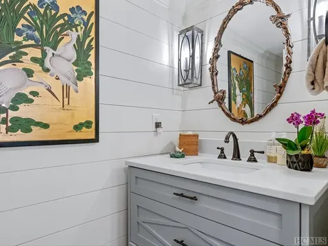 96 Windward Point Lake Toxaway NC 28747