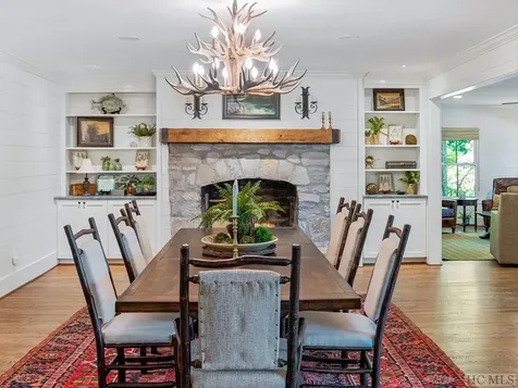 96 Windward Point Lake Toxaway NC 28747