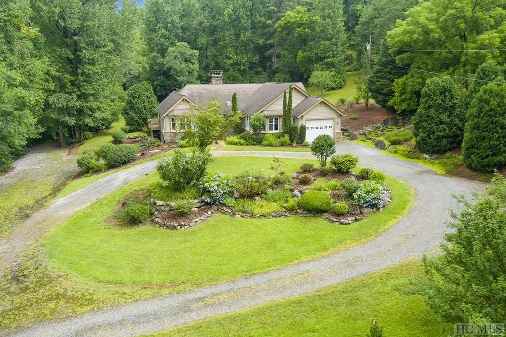 611 Blue Valley Road Highlands NC 28741