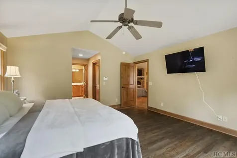 611 Blue Valley Road Highlands NC 28741