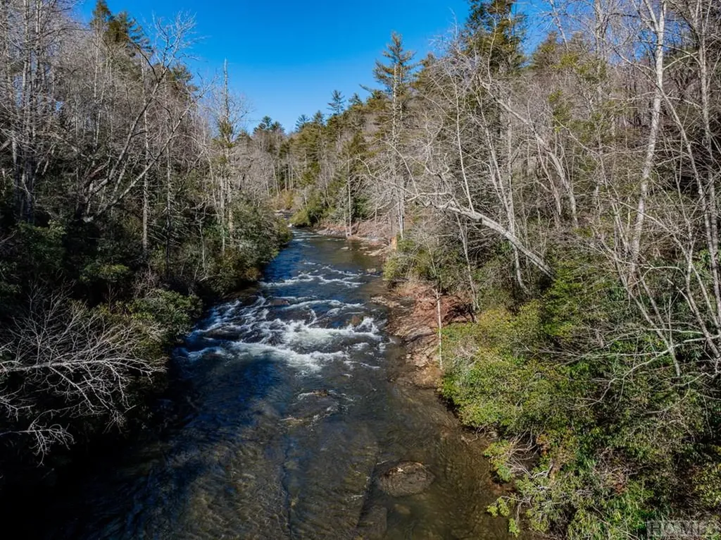 Lt 7/8hr Turkey Roost Road Sapphire NC 28774