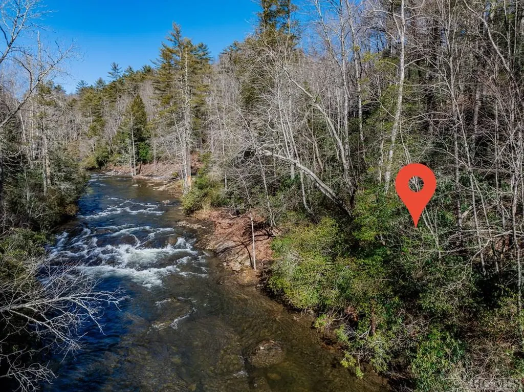 Lt 7/8hr Turkey Roost Road Sapphire NC 28774