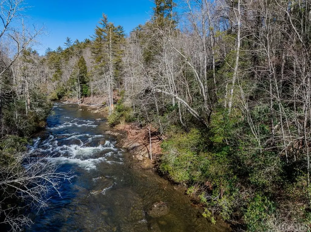 Lt 7/8hr Turkey Roost Road Sapphire NC 28774