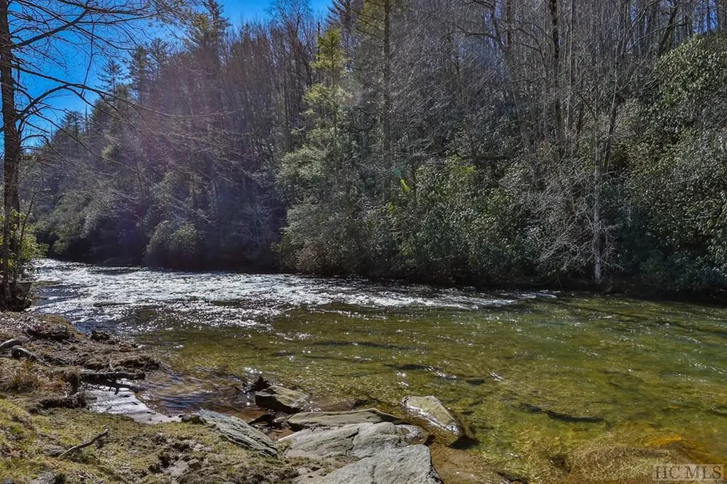 Lt 7/8hr Turkey Roost Road Sapphire NC 28774