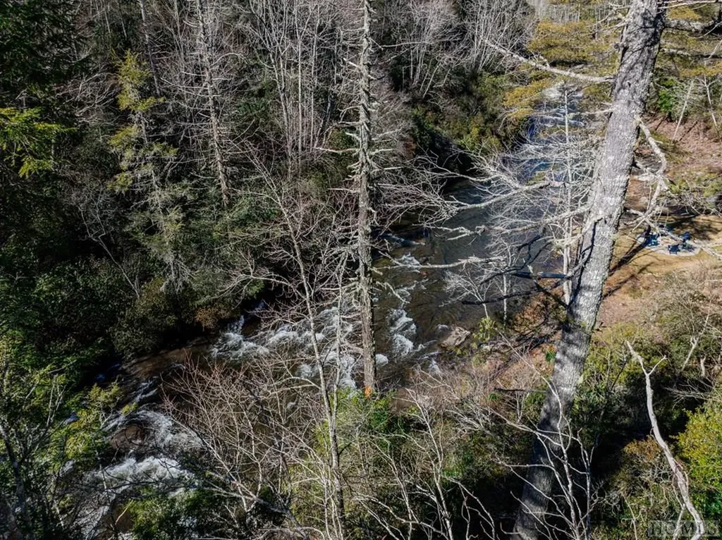 Lt 7/8hr Turkey Roost Road Sapphire NC 28774