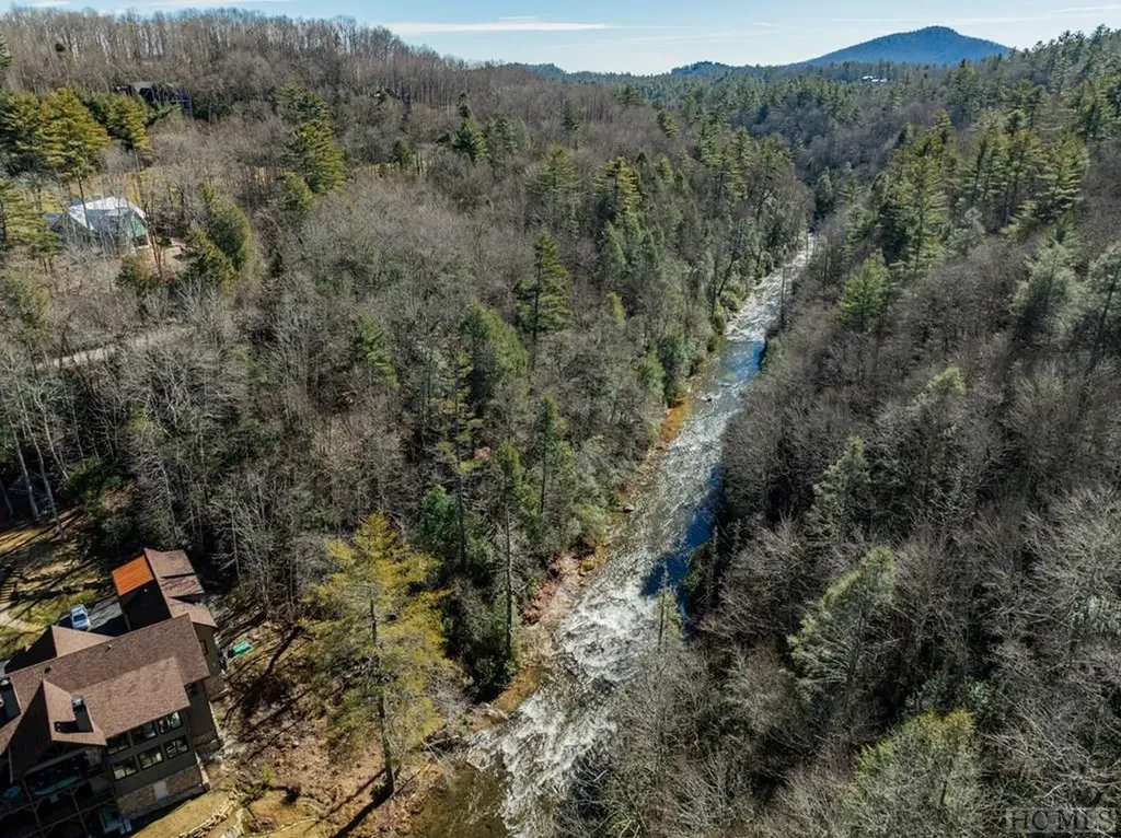 Lt 7/8hr Turkey Roost Road Sapphire NC 28774