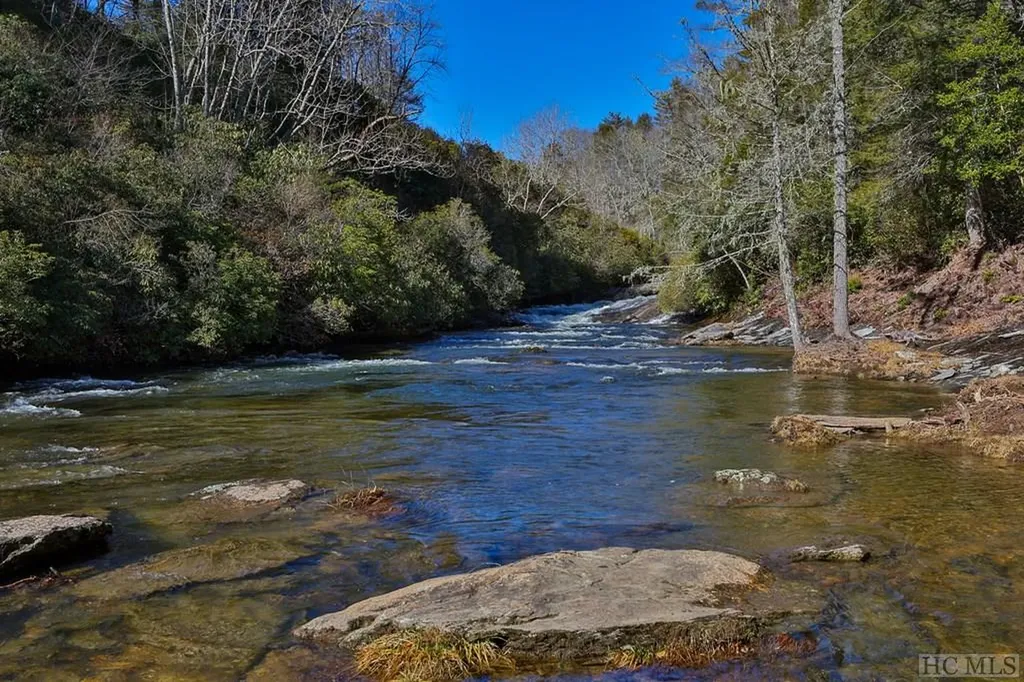 Lt 7/8hr Turkey Roost Road Sapphire NC 28774