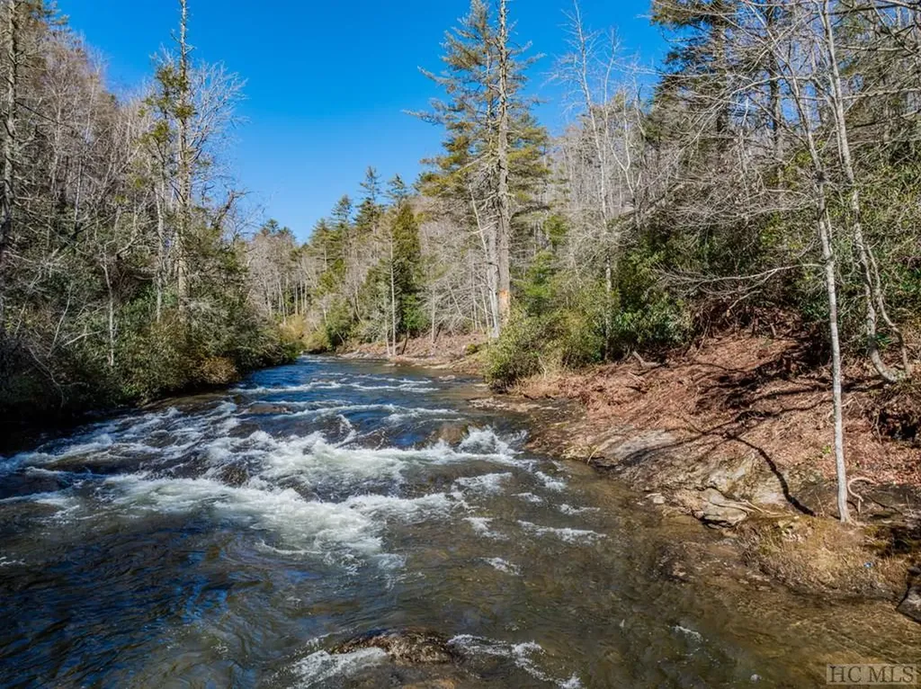Lt 7/8hr Turkey Roost Road Sapphire NC 28774