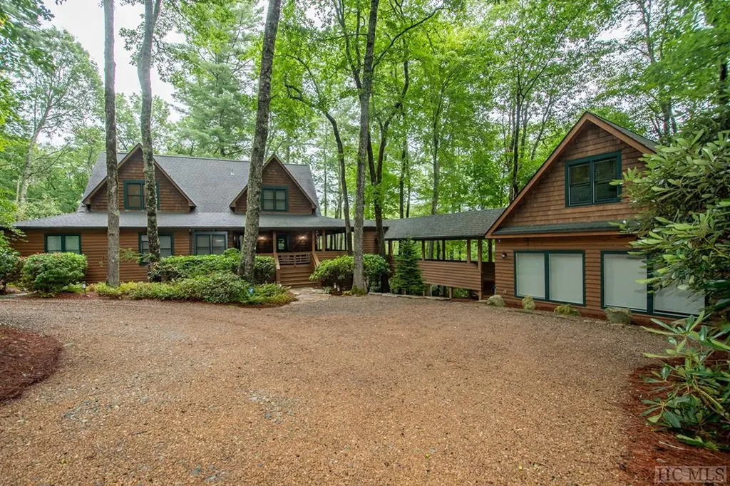 1789 W Flat Mountain Road Highlands NC 28741