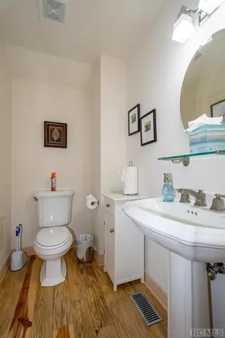 1789 W Flat Mountain Road Highlands NC 28741