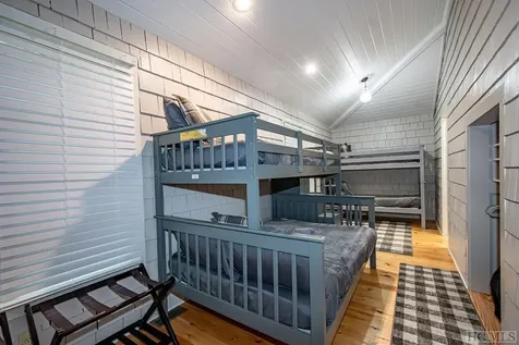 1789 W Flat Mountain Road Highlands NC 28741