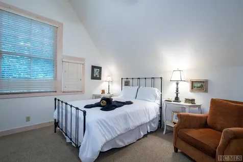 1789 W Flat Mountain Road Highlands NC 28741