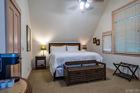 1789 W Flat Mountain Road Highlands NC 28741