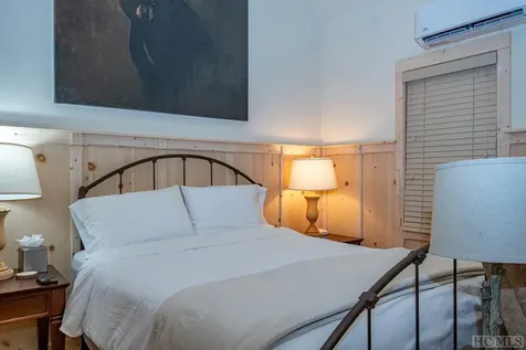 1789 W Flat Mountain Road Highlands NC 28741