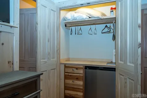 1789 W Flat Mountain Road Highlands NC 28741