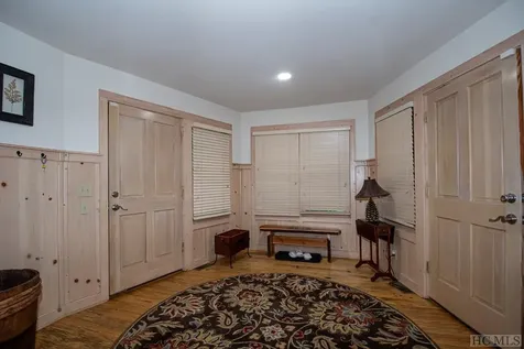 1789 W Flat Mountain Road Highlands NC 28741