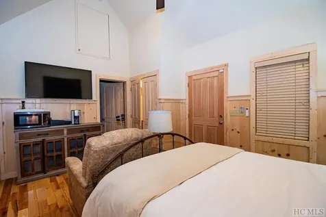 1789 W Flat Mountain Road Highlands NC 28741