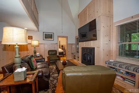 1789 W Flat Mountain Road Highlands NC 28741