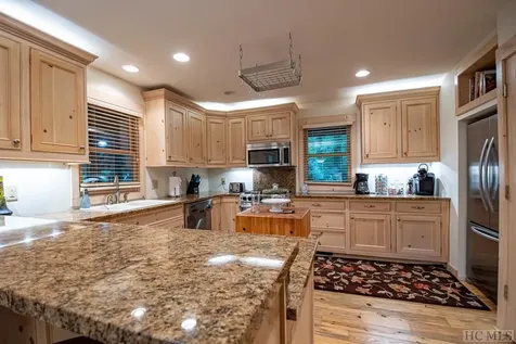 1789 W Flat Mountain Road Highlands NC 28741