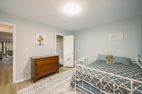 435-1B Overlook Road Sapphire NC 28774