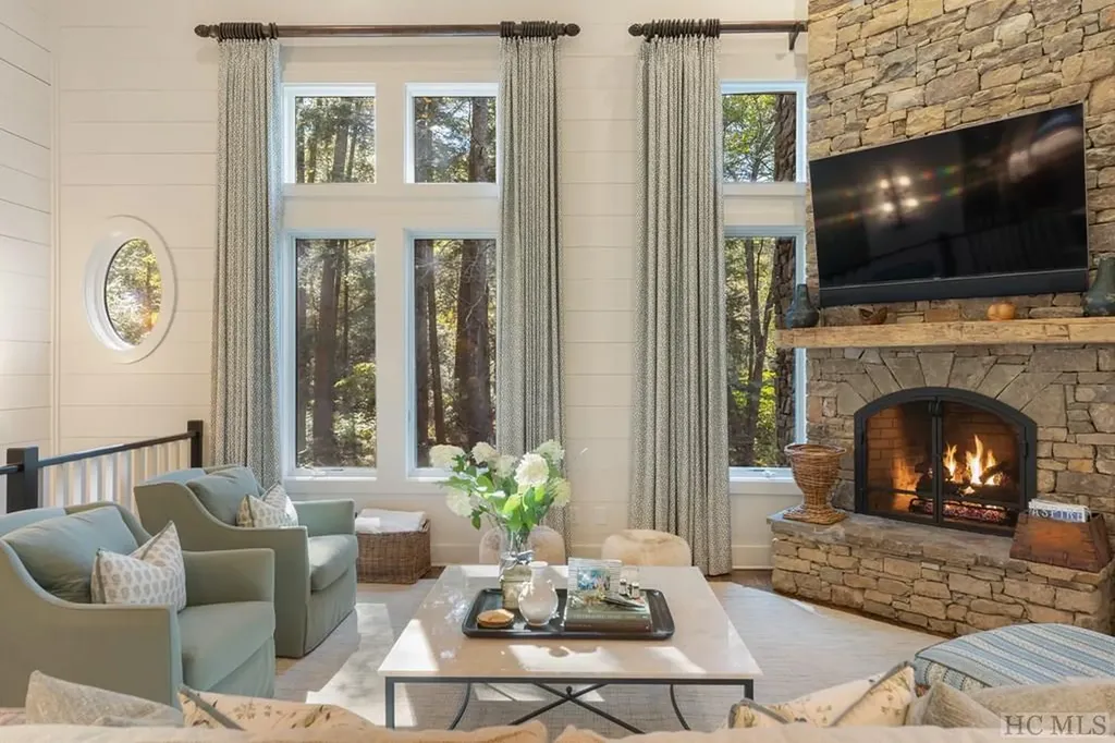 45 Mayapple Road Cashiers NC 28717