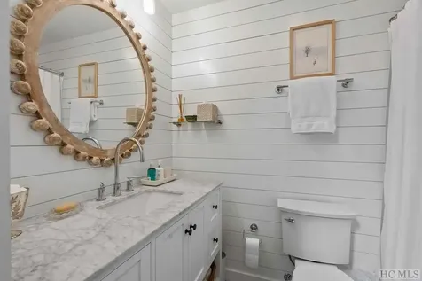 260-1913 River Run Road Sapphire NC 28774