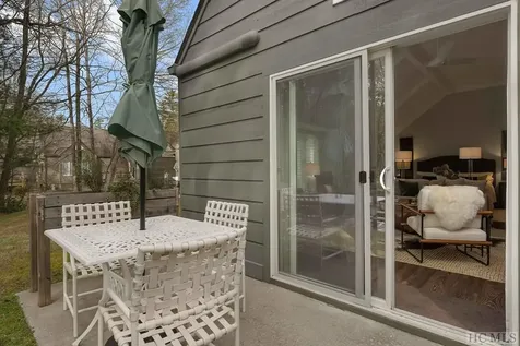 260-1913 River Run Road Sapphire NC 28774