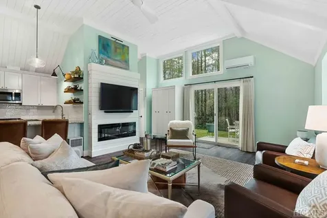 260-1913 River Run Road Sapphire NC 28774