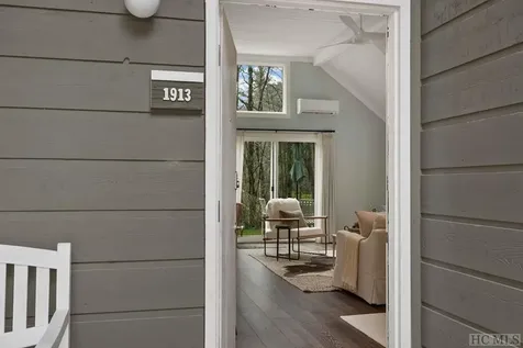 260-1913 River Run Road Sapphire NC 28774