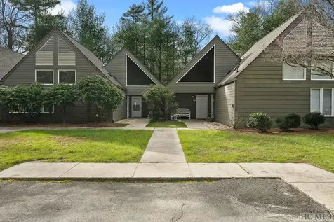 260-1913 River Run Road Sapphire NC 28774
