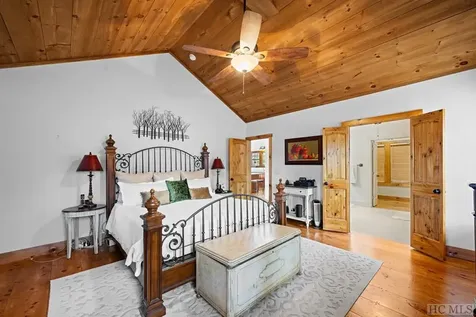 145 Mayapple Drive Sapphire NC 28774