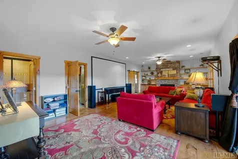 145 Mayapple Drive Sapphire NC 28774