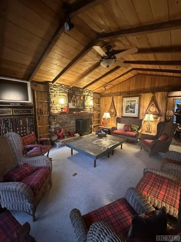 377 Hedden Lane Highlands NC 28741