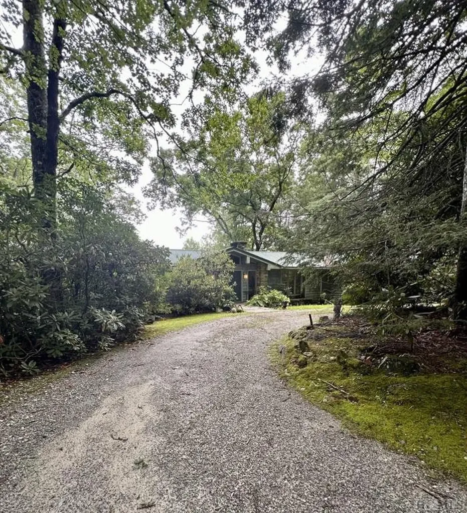 377 Hedden Lane Highlands NC 28741
