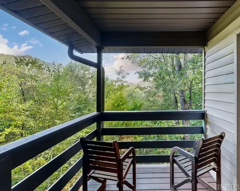 353 Vistawilla Drive Glenville NC 28736