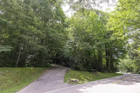 85 & 86 Lake Villas Way Highlands NC 28741