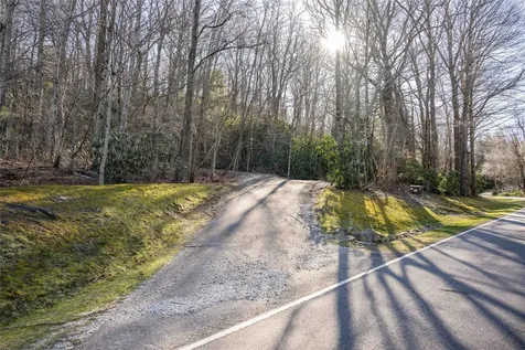 85 & 86 Lake Villas Way Highlands NC 28741