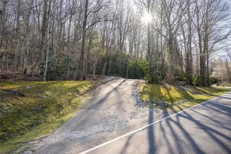 85 & 86 Lake Villas Way Highlands NC 28741