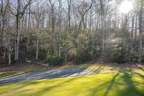 85 & 86 Lake Villas Way Highlands NC 28741