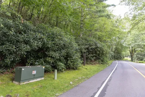 85 & 86 Lake Villas Way Highlands NC 28741