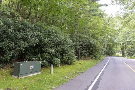85 & 86 Lake Villas Way Highlands NC 28741