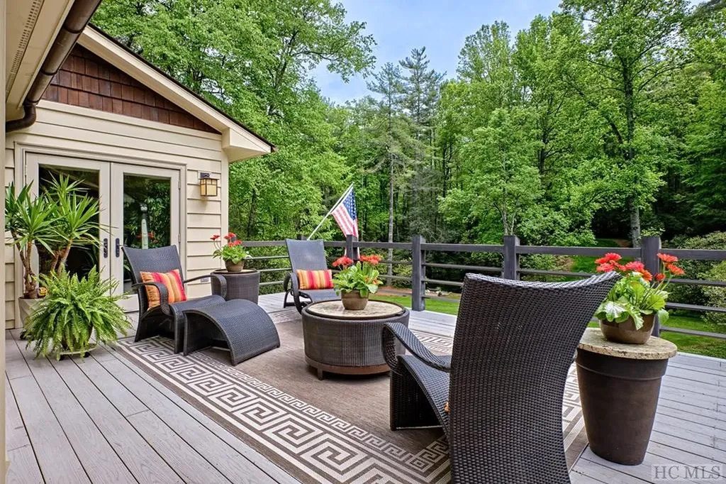 1213 Bull Pen Road Cashiers NC 28717