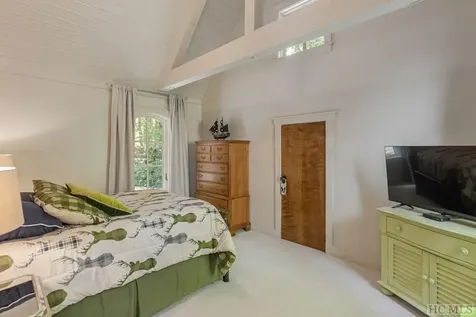 43 Stillhouse Lane Cullowhee NC 28723