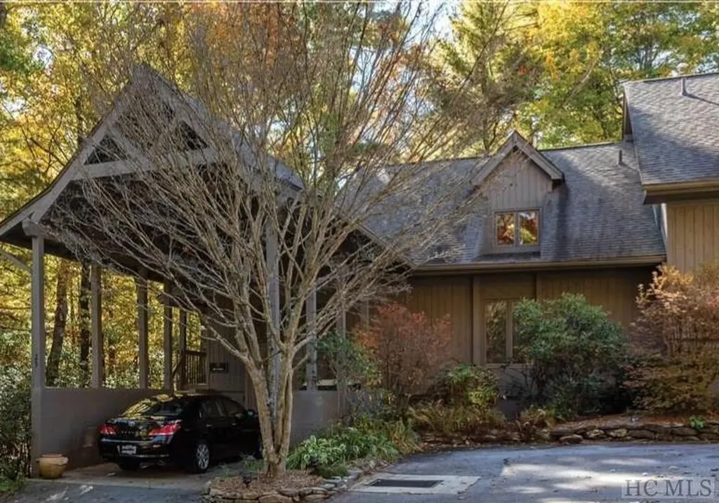 25 Fairway Villas Drive Sapphire NC 28774